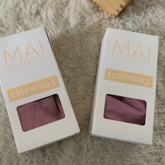 MAI Everyday Top & Classic Bottom Set - Picture 11 of 12